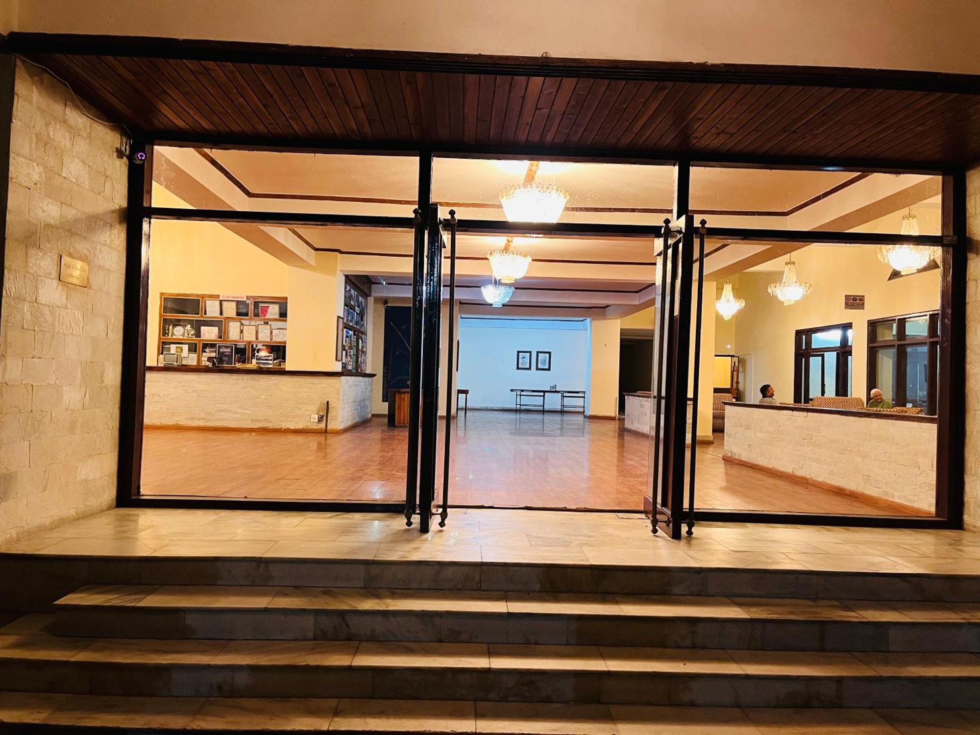 Sagar Heritage Resort, Near Mall Road Manali ภายนอก รูปภาพ