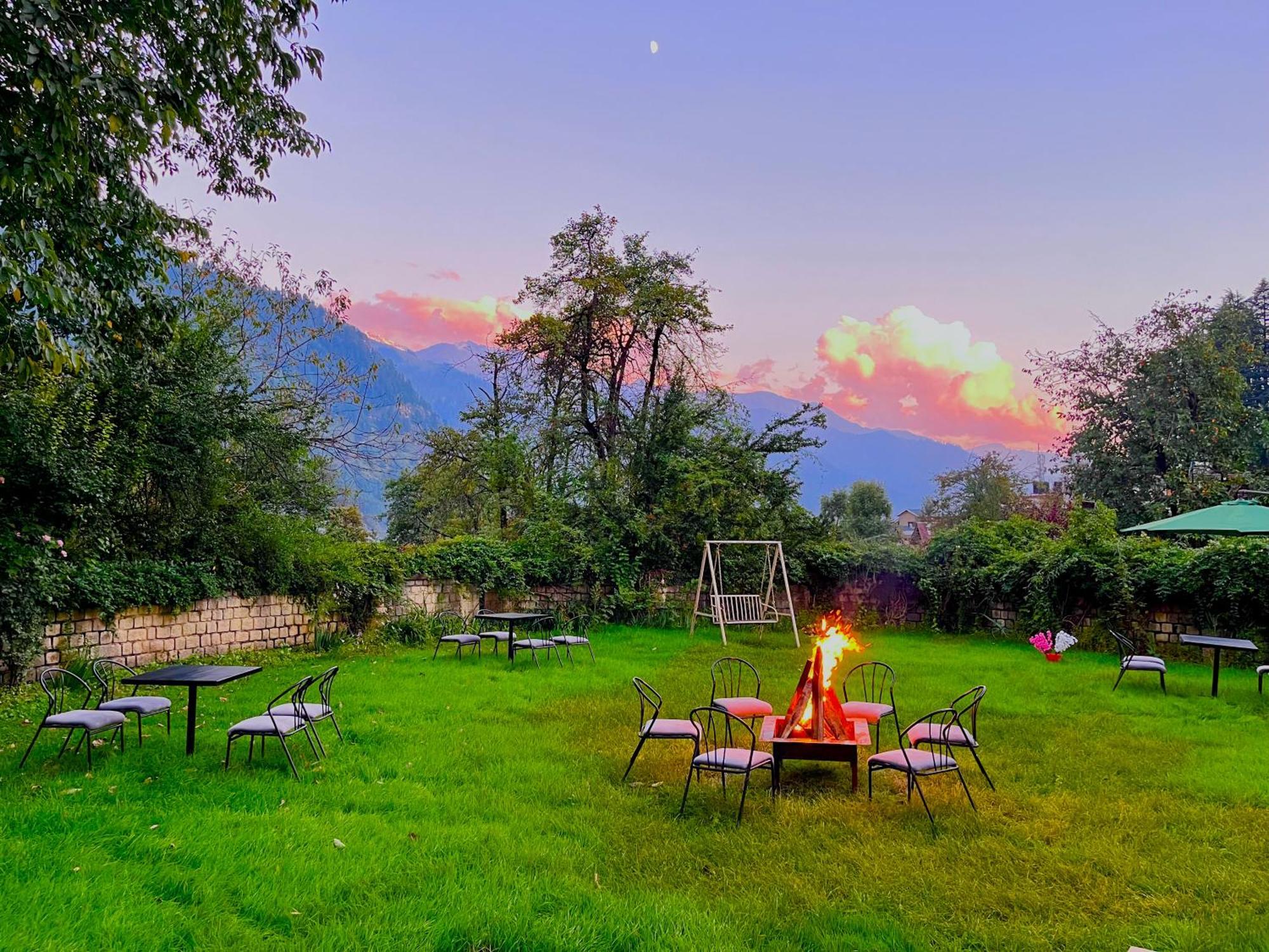 Sagar Heritage Resort, Near Mall Road Manali ภายนอก รูปภาพ