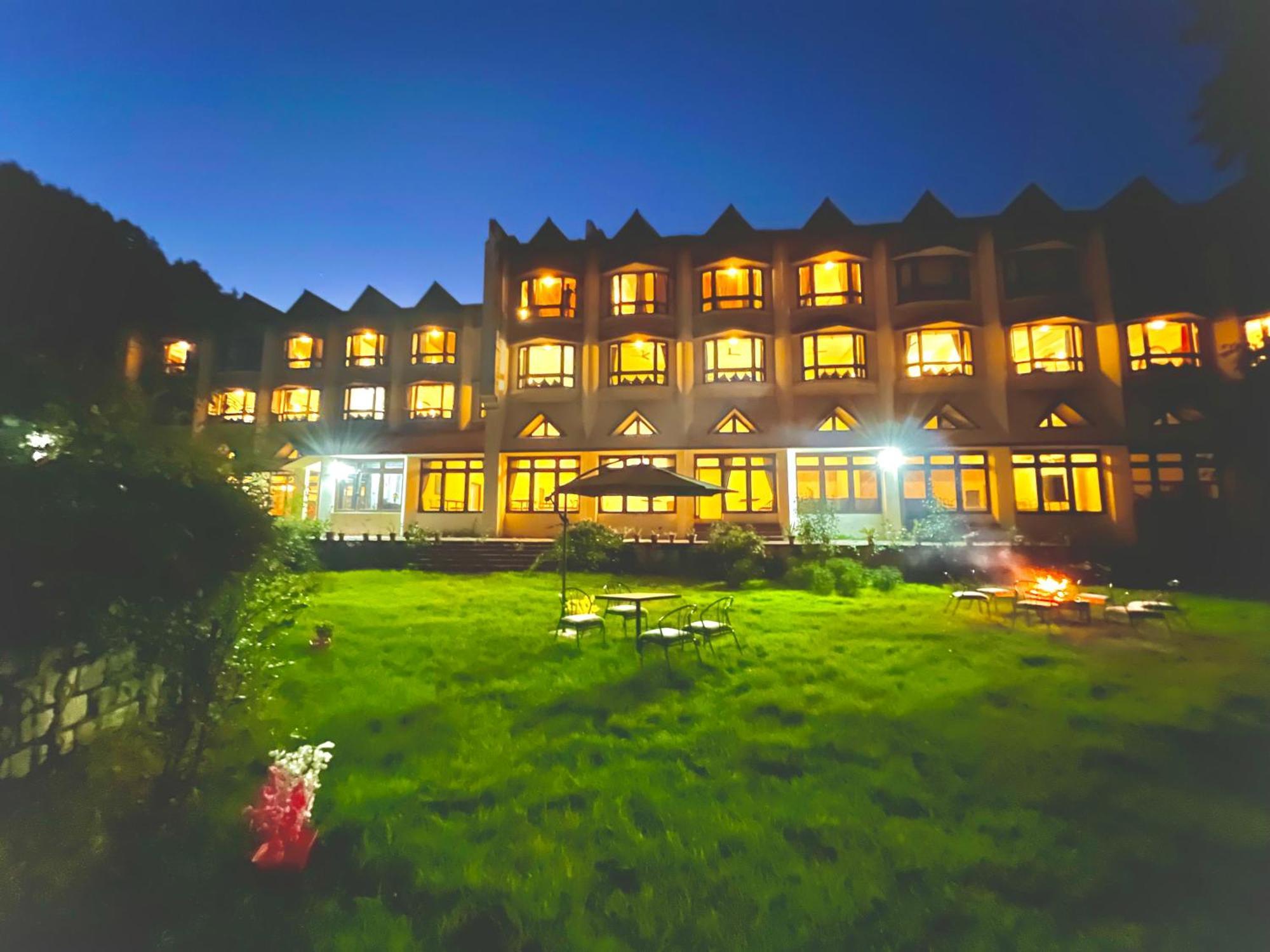 Sagar Heritage Resort, Near Mall Road Manali ภายนอก รูปภาพ