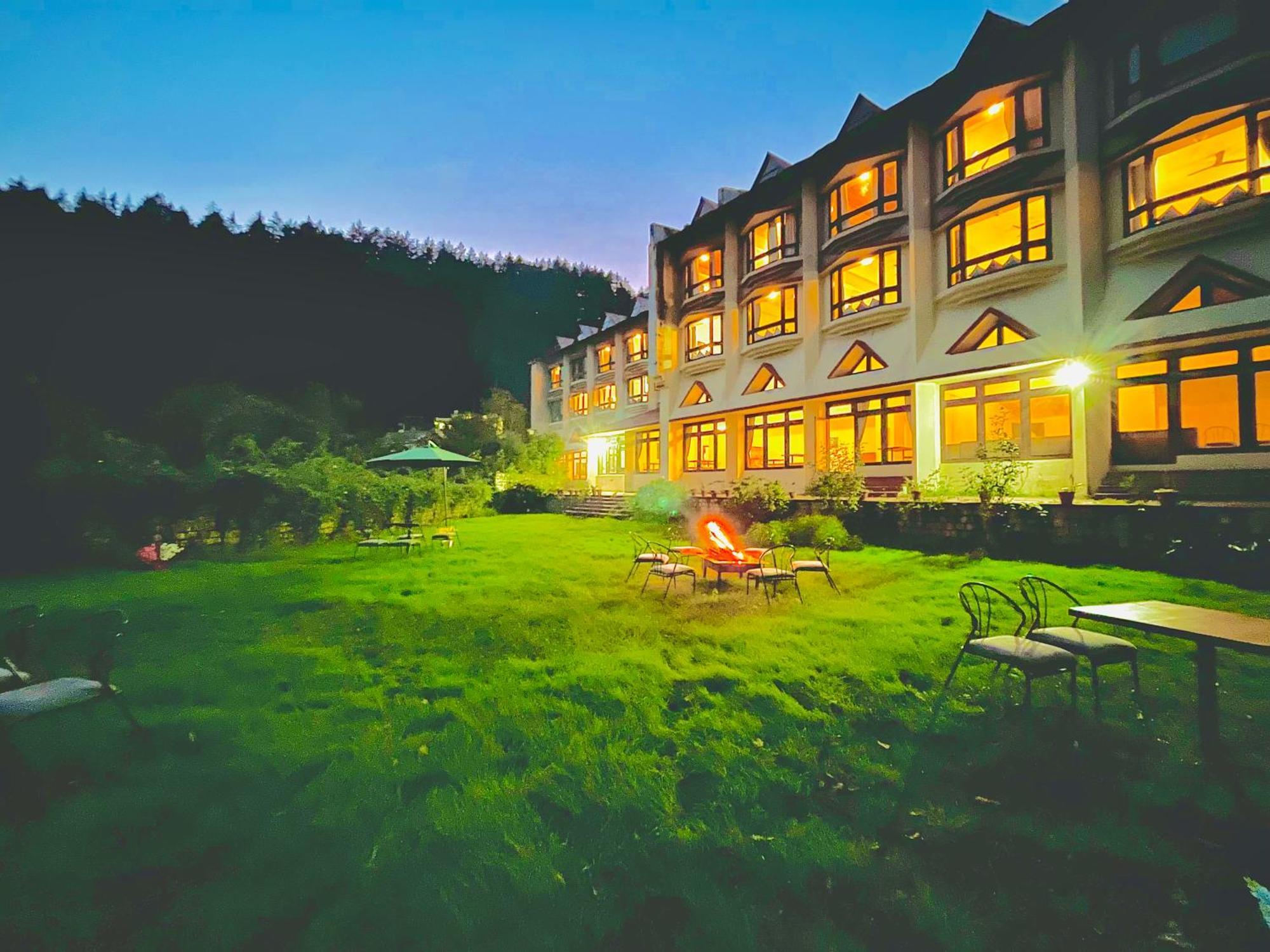 Sagar Heritage Resort, Near Mall Road Manali ภายนอก รูปภาพ