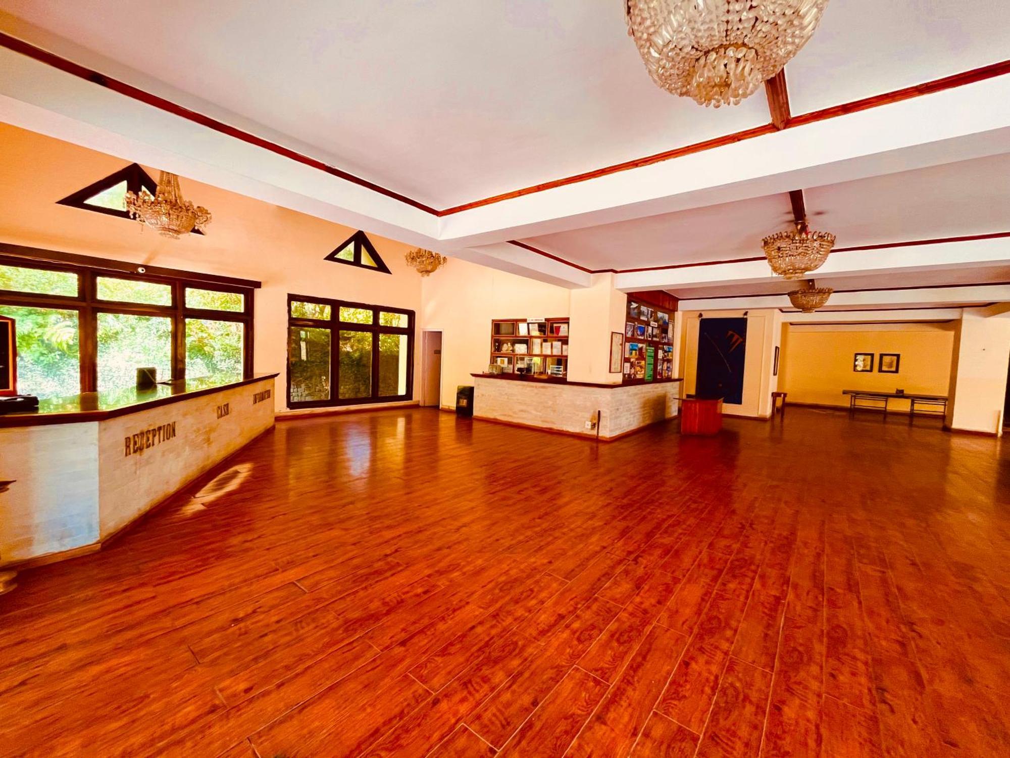 Sagar Heritage Resort, Near Mall Road Manali ภายนอก รูปภาพ